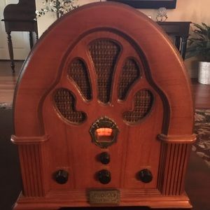 Vintage THOMAS Collectors edition radio